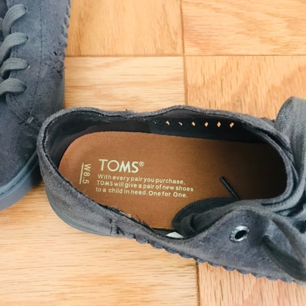 Shoes - Picture 4 of 5